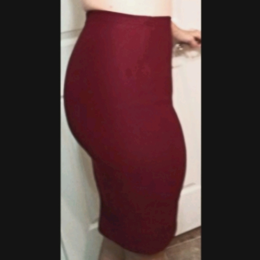 Midi Ribbed Pencil Skirt